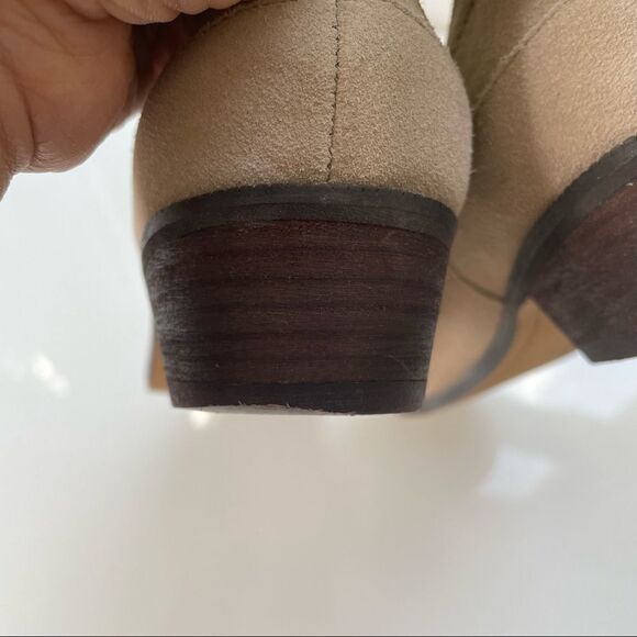 Kelsi‎ Dagger Tan Suede Low Cut Ankle Bootie size 6.5 - Picture 11 of 11